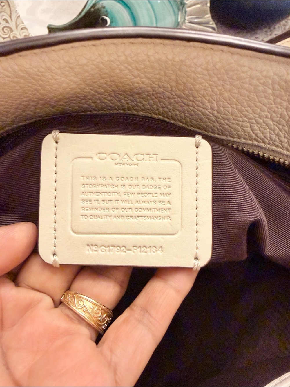 Coach Large Cream Leather Tote With Turnlock Feature - Picture 5 of 12
